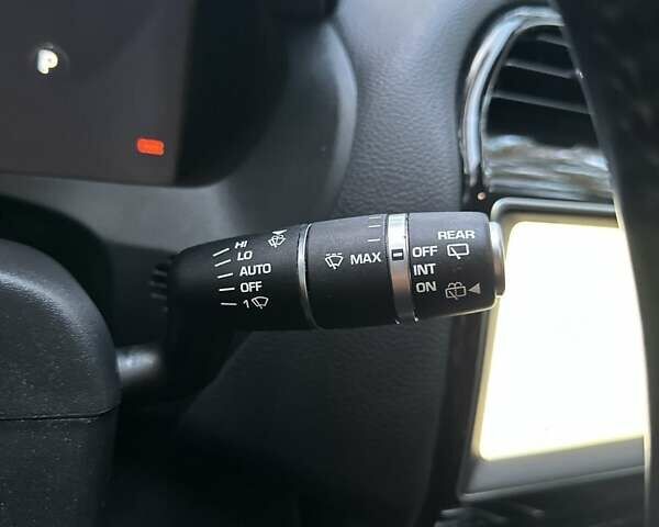 Білий Ягуар Ф-Пейс, об'ємом двигуна 2 л та пробігом 155 тис. км за 17999 $, фото 38 на Automoto.ua