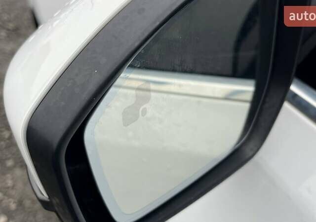 Белый Ягуар Ф-Пейс, объемом двигателя 3 л и пробегом 173 тыс. км за 14900 $, фото 8 на Automoto.ua