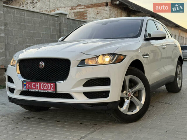 Білий Ягуар Ф-Пейс, об'ємом двигуна 2 л та пробігом 209 тис. км за 17900 $, фото 8 на Automoto.ua