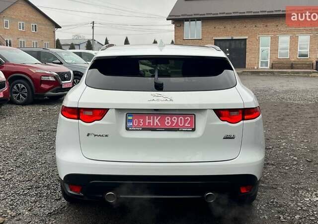 Белый Ягуар Ф-Пейс, объемом двигателя 3 л и пробегом 173 тыс. км за 14900 $, фото 3 на Automoto.ua