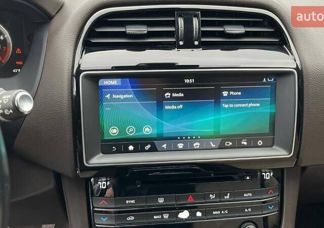 Белый Ягуар Ф-Пейс, объемом двигателя 3 л и пробегом 173 тыс. км за 14900 $, фото 19 на Automoto.ua