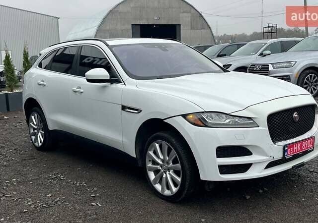 Белый Ягуар Ф-Пейс, объемом двигателя 3 л и пробегом 173 тыс. км за 14900 $, фото 2 на Automoto.ua