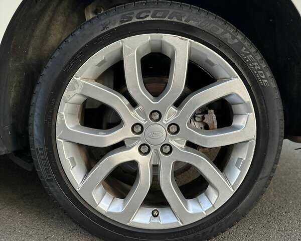 Білий Ягуар Ф-Пейс, об'ємом двигуна 2 л та пробігом 155 тис. км за 17999 $, фото 8 на Automoto.ua