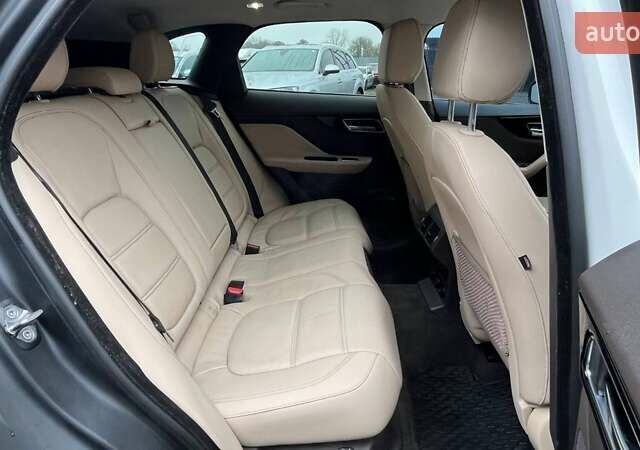 Белый Ягуар Ф-Пейс, объемом двигателя 3 л и пробегом 173 тыс. км за 14900 $, фото 20 на Automoto.ua