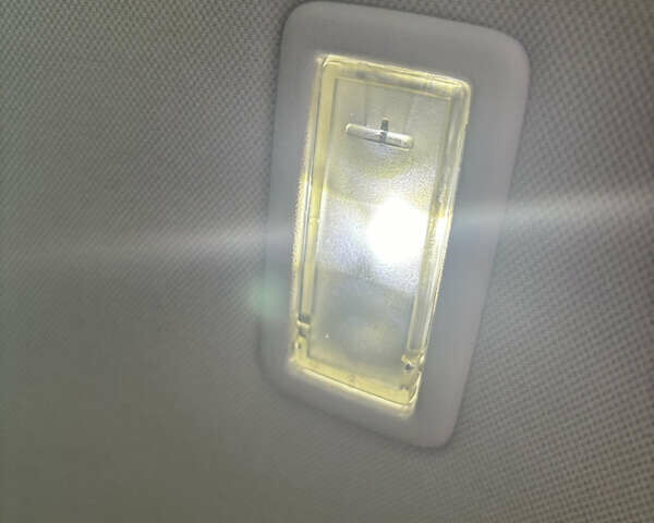 Білий Ягуар Ф-Пейс, об'ємом двигуна 2 л та пробігом 199 тис. км за 22900 $, фото 17 на Automoto.ua