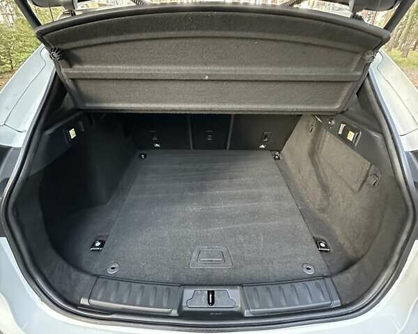 Білий Ягуар Ф-Пейс, об'ємом двигуна 2 л та пробігом 155 тис. км за 17999 $, фото 16 на Automoto.ua