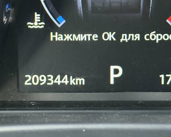 Білий Ягуар Ф-Пейс, об'ємом двигуна 2 л та пробігом 209 тис. км за 17900 $, фото 40 на Automoto.ua