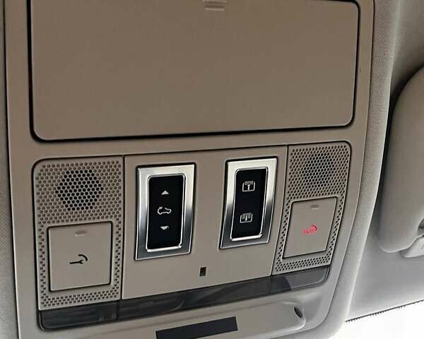 Белый Ягуар Ф-Пейс, объемом двигателя 3 л и пробегом 173 тыс. км за 14900 $, фото 27 на Automoto.ua