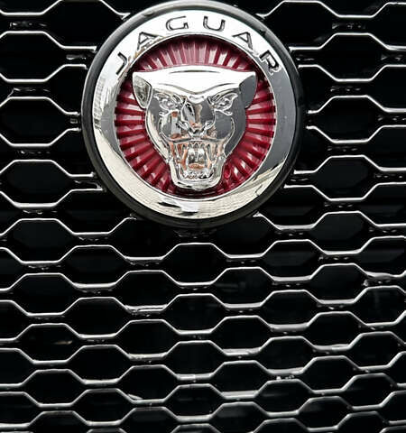 Белый Ягуар Ф-Пейс, объемом двигателя 3 л и пробегом 153 тыс. км за 20500 $, фото 11 на Automoto.ua