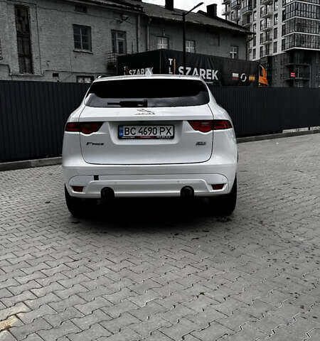 Белый Ягуар Ф-Пейс, объемом двигателя 3 л и пробегом 153 тыс. км за 20500 $, фото 5 на Automoto.ua