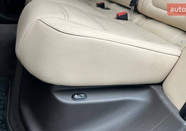 Белый Ягуар Ф-Пейс, объемом двигателя 3 л и пробегом 173 тыс. км за 14900 $, фото 24 на Automoto.ua