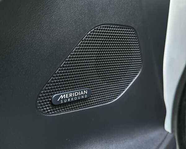 Білий Ягуар Ф-Пейс, об'ємом двигуна 2 л та пробігом 155 тис. км за 17999 $, фото 34 на Automoto.ua