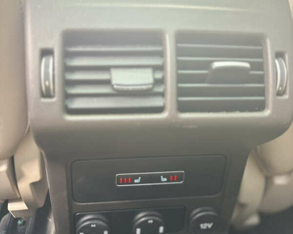 Білий Ягуар Ф-Пейс, об'ємом двигуна 2 л та пробігом 199 тис. км за 22900 $, фото 13 на Automoto.ua