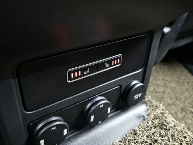 Белый Ягуар Ф-Пейс, объемом двигателя 2 л и пробегом 148 тыс. км за 25100 $, фото 14 на Automoto.ua