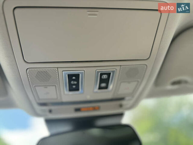 Білий Ягуар Ф-Пейс, об'ємом двигуна 2 л та пробігом 199 тис. км за 22900 $, фото 28 на Automoto.ua