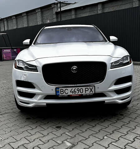 Белый Ягуар Ф-Пейс, объемом двигателя 3 л и пробегом 153 тыс. км за 20500 $, фото 3 на Automoto.ua