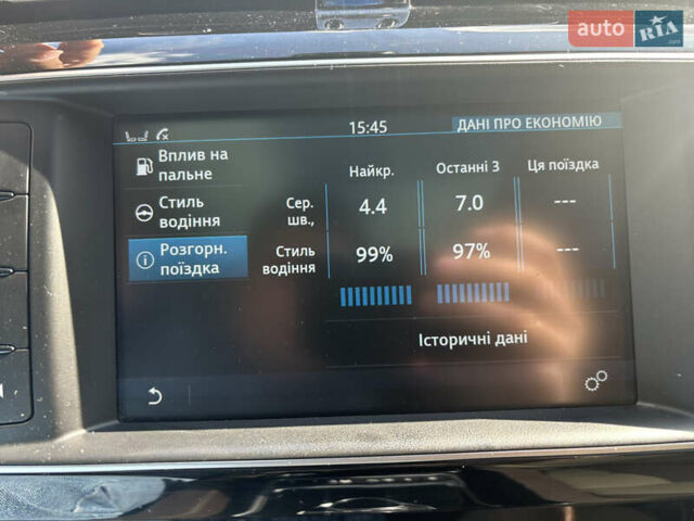 Білий Ягуар Ф-Пейс, об'ємом двигуна 2 л та пробігом 199 тис. км за 22900 $, фото 38 на Automoto.ua