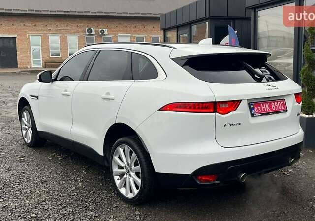 Белый Ягуар Ф-Пейс, объемом двигателя 3 л и пробегом 173 тыс. км за 14900 $, фото 4 на Automoto.ua