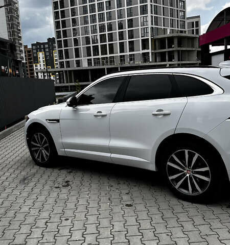 Белый Ягуар Ф-Пейс, объемом двигателя 3 л и пробегом 153 тыс. км за 20500 $, фото 8 на Automoto.ua