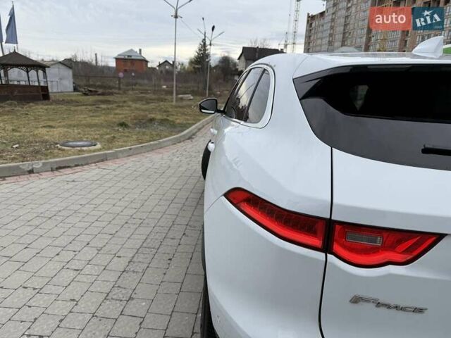 Білий Ягуар Ф-Пейс, об'ємом двигуна 2 л та пробігом 240 тис. км за 22000 $, фото 11 на Automoto.ua