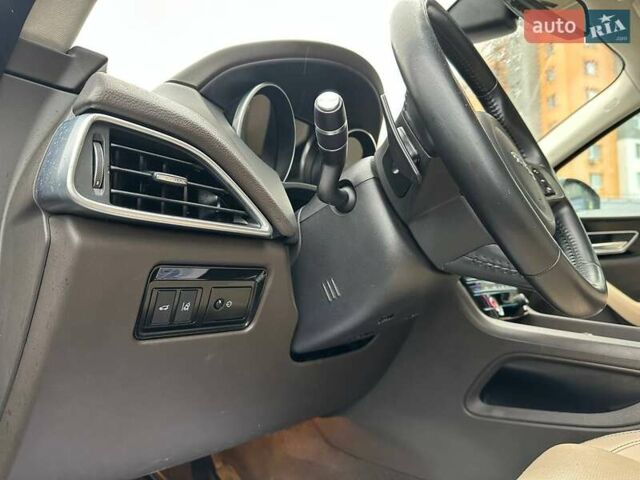 Белый Ягуар Ф-Пейс, объемом двигателя 2 л и пробегом 119 тыс. км за 26000 $, фото 11 на Automoto.ua