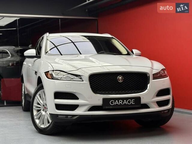 Белый Ягуар Ф-Пейс, объемом двигателя 3 л и пробегом 71 тыс. км за 27900 $, фото 12 на Automoto.ua