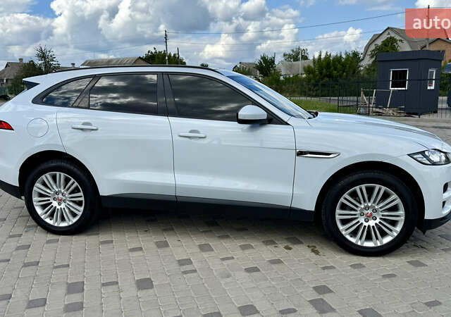 Белый Ягуар Ф-Пейс, объемом двигателя 2 л и пробегом 128 тыс. км за 23700 $, фото 12 на Automoto.ua