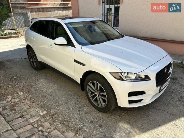 Білий Ягуар Ф-Пейс, об'ємом двигуна 2 л та пробігом 105 тис. км за 24500 $, фото 3 на Automoto.ua