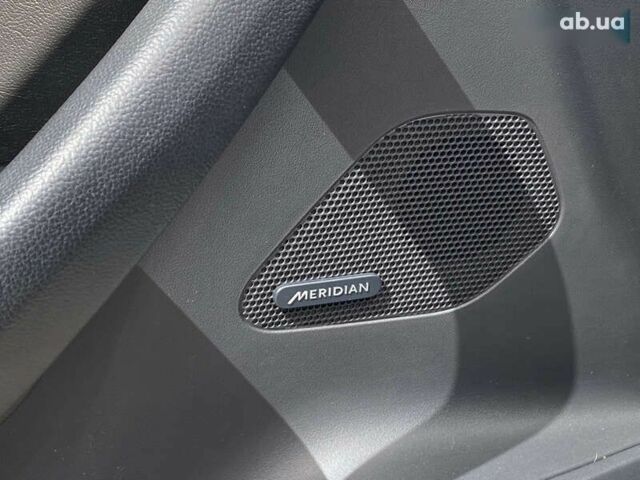 Белый Ягуар Ф-Пейс, объемом двигателя 2 л и пробегом 120 тыс. км за 23900 $, фото 29 на Automoto.ua