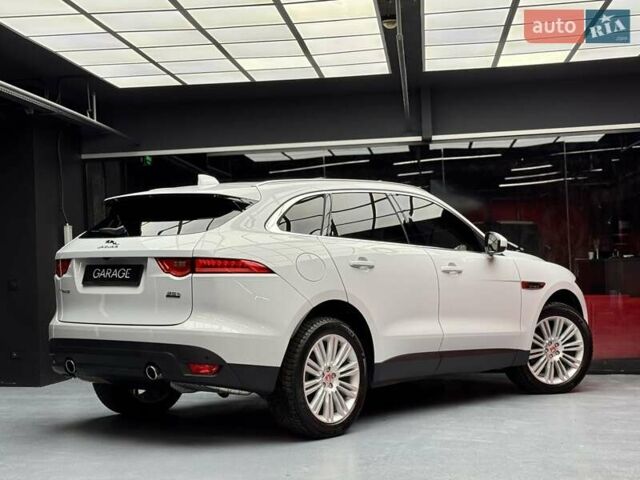 Белый Ягуар Ф-Пейс, объемом двигателя 3 л и пробегом 71 тыс. км за 27900 $, фото 22 на Automoto.ua