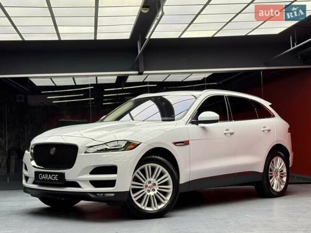 Белый Ягуар Ф-Пейс, объемом двигателя 3 л и пробегом 71 тыс. км за 27900 $, фото 7 на Automoto.ua