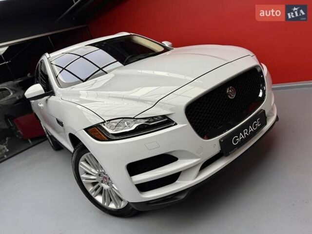 Белый Ягуар Ф-Пейс, объемом двигателя 3 л и пробегом 71 тыс. км за 27900 $, фото 15 на Automoto.ua
