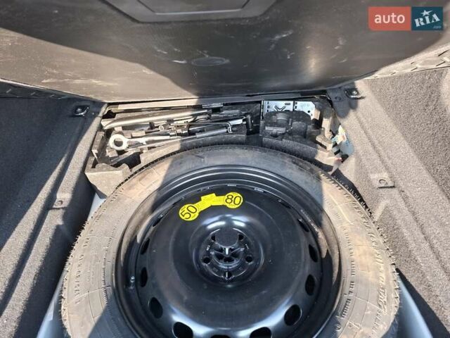 Білий Ягуар Ф-Пейс, об'ємом двигуна 2 л та пробігом 122 тис. км за 24400 $, фото 28 на Automoto.ua