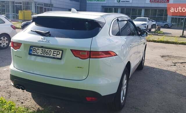 Білий Ягуар Ф-Пейс, об'ємом двигуна 2 л та пробігом 162 тис. км за 27000 $, фото 18 на Automoto.ua