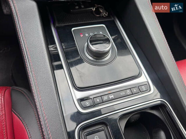 Білий Ягуар Ф-Пейс, об'ємом двигуна 2 л та пробігом 100 тис. км за 25700 $, фото 50 на Automoto.ua