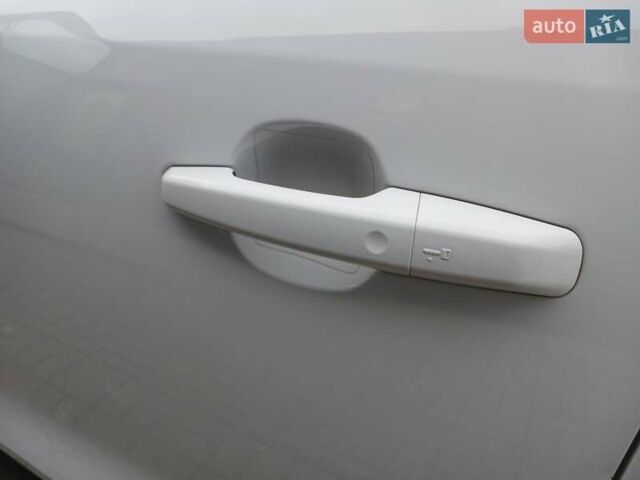 Белый Ягуар Ф-Пейс, объемом двигателя 2 л и пробегом 102 тыс. км за 24500 $, фото 16 на Automoto.ua