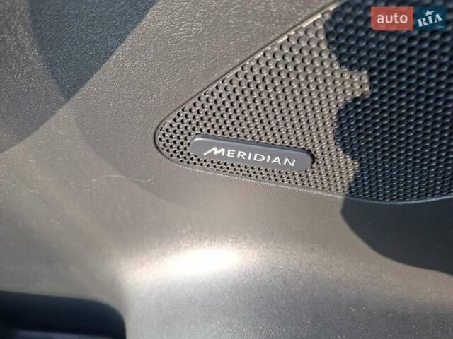 Білий Ягуар Ф-Пейс, об'ємом двигуна 2 л та пробігом 122 тис. км за 24400 $, фото 70 на Automoto.ua