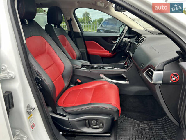 Белый Ягуар Ф-Пейс, объемом двигателя 2 л и пробегом 177 тыс. км за 28990 $, фото 27 на Automoto.ua