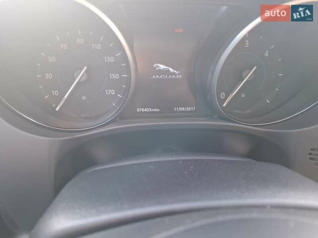 Білий Ягуар Ф-Пейс, об'ємом двигуна 2 л та пробігом 122 тис. км за 24400 $, фото 74 на Automoto.ua