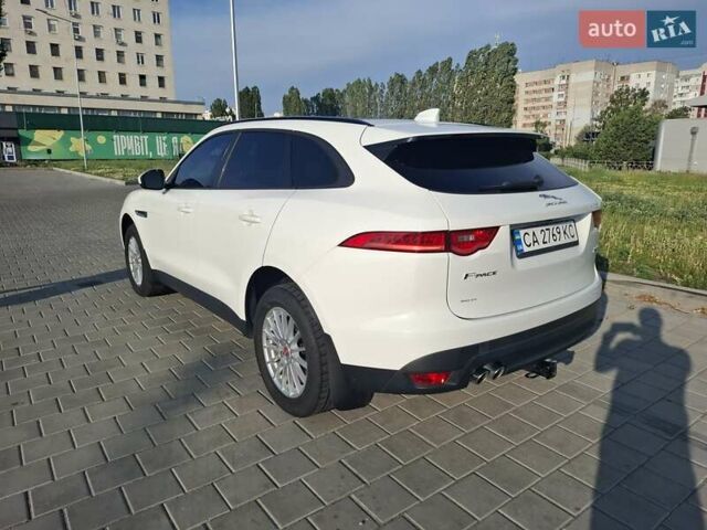Білий Ягуар Ф-Пейс, об'ємом двигуна 2 л та пробігом 122 тис. км за 26500 $, фото 1 на Automoto.ua