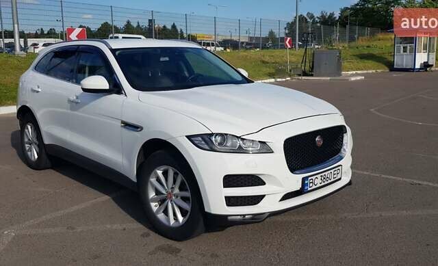 Білий Ягуар Ф-Пейс, об'ємом двигуна 2 л та пробігом 162 тис. км за 27000 $, фото 16 на Automoto.ua