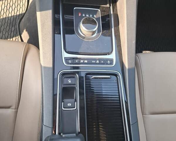 Білий Ягуар Ф-Пейс, об'ємом двигуна 2 л та пробігом 122 тис. км за 24400 $, фото 48 на Automoto.ua