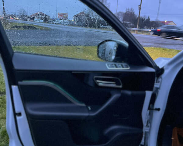 Белый Ягуар Ф-Пейс, объемом двигателя 3 л и пробегом 160 тыс. км за 25500 $, фото 40 на Automoto.ua