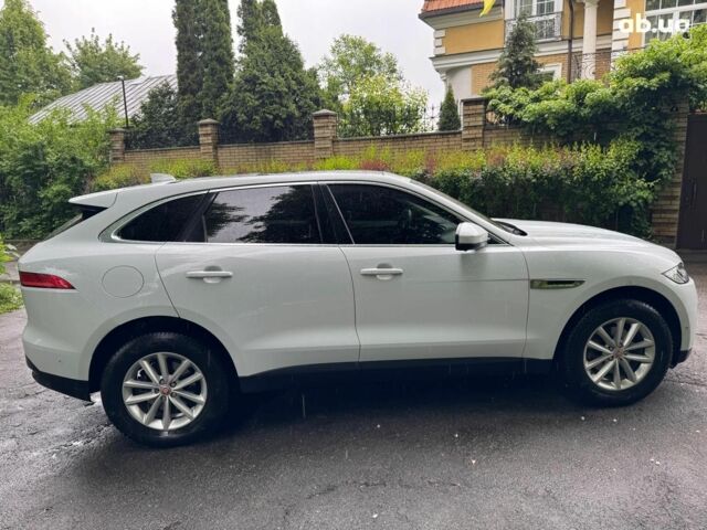 Білий Ягуар Ф-Пейс, об'ємом двигуна 2 л та пробігом 244 тис. км за 32990 $, фото 5 на Automoto.ua