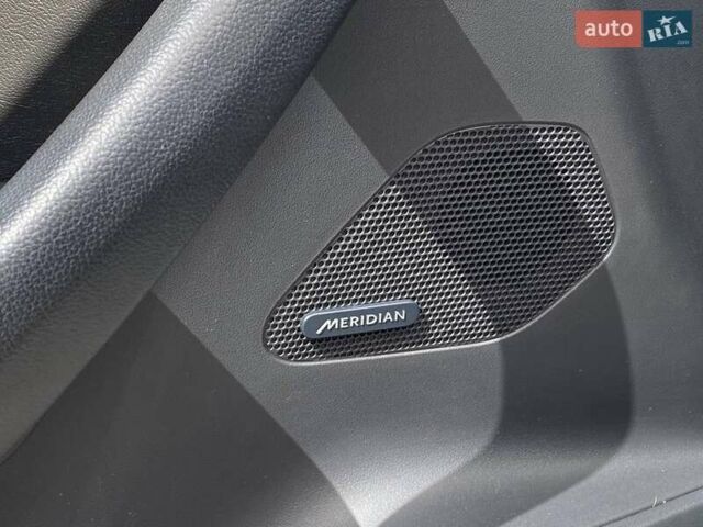 Белый Ягуар Ф-Пейс, объемом двигателя 2 л и пробегом 120 тыс. км за 22900 $, фото 10 на Automoto.ua