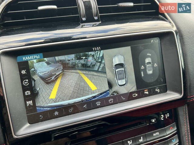 Белый Ягуар Ф-Пейс, объемом двигателя 2 л и пробегом 177 тыс. км за 28990 $, фото 37 на Automoto.ua