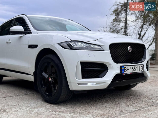 Білий Ягуар Ф-Пейс, об'ємом двигуна 2 л та пробігом 100 тис. км за 25700 $, фото 11 на Automoto.ua