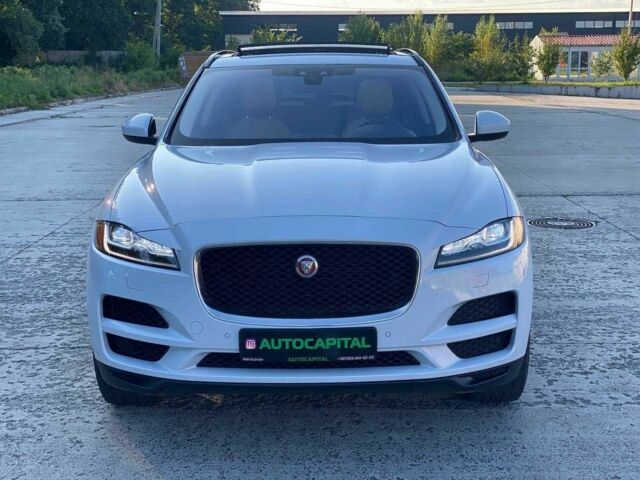Белый Ягуар Ф-Пейс, объемом двигателя 0 л и пробегом 49 тыс. км за 22990 $, фото 1 на Automoto.ua