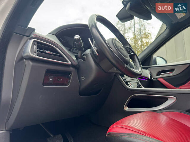 Білий Ягуар Ф-Пейс, об'ємом двигуна 2 л та пробігом 100 тис. км за 25700 $, фото 47 на Automoto.ua