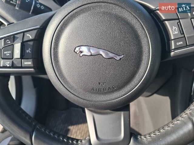 Білий Ягуар Ф-Пейс, об'ємом двигуна 2 л та пробігом 122 тис. км за 24400 $, фото 56 на Automoto.ua